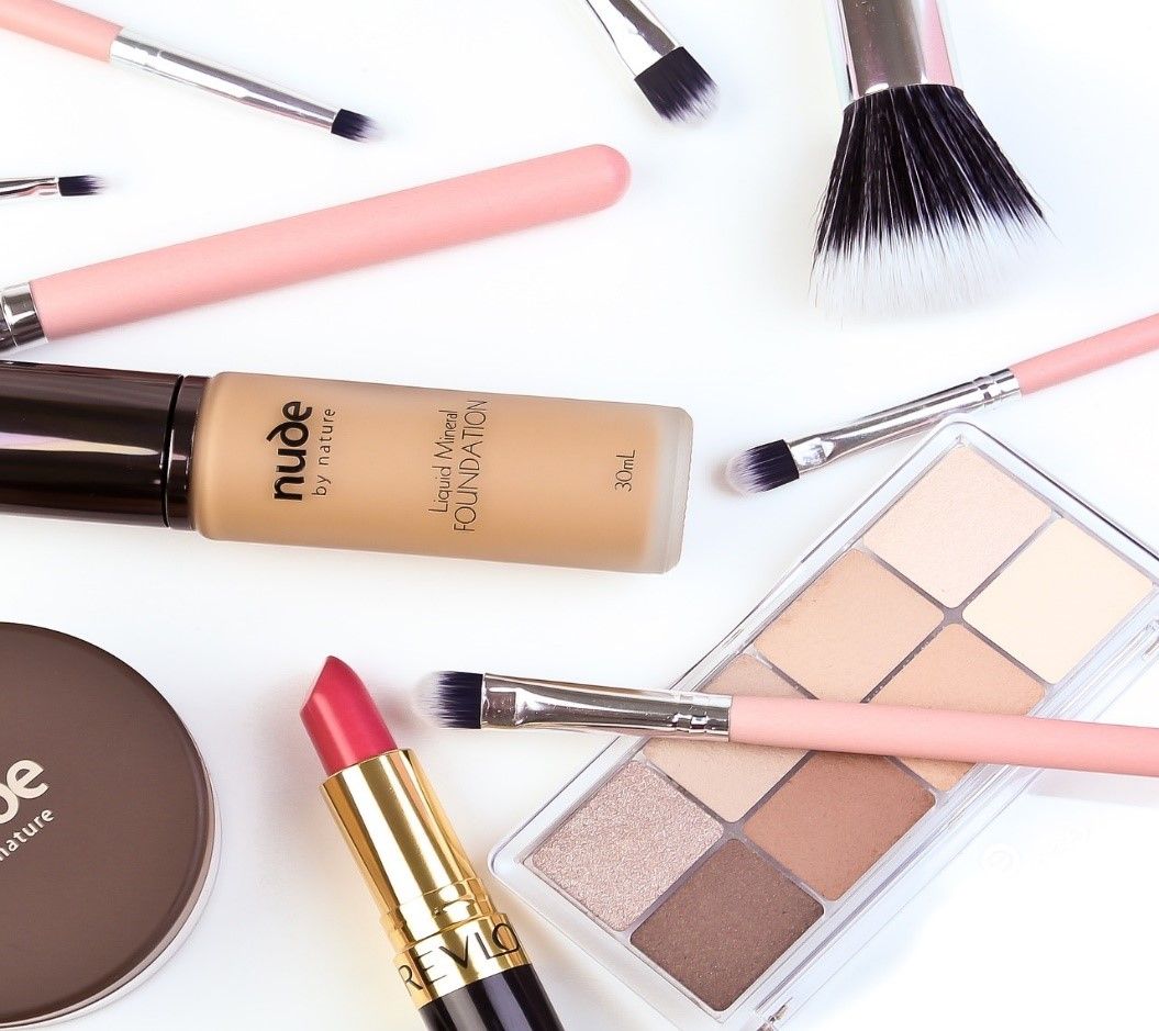 The Basic Makeup Kit That Every Woman MUST Have in Her Bag